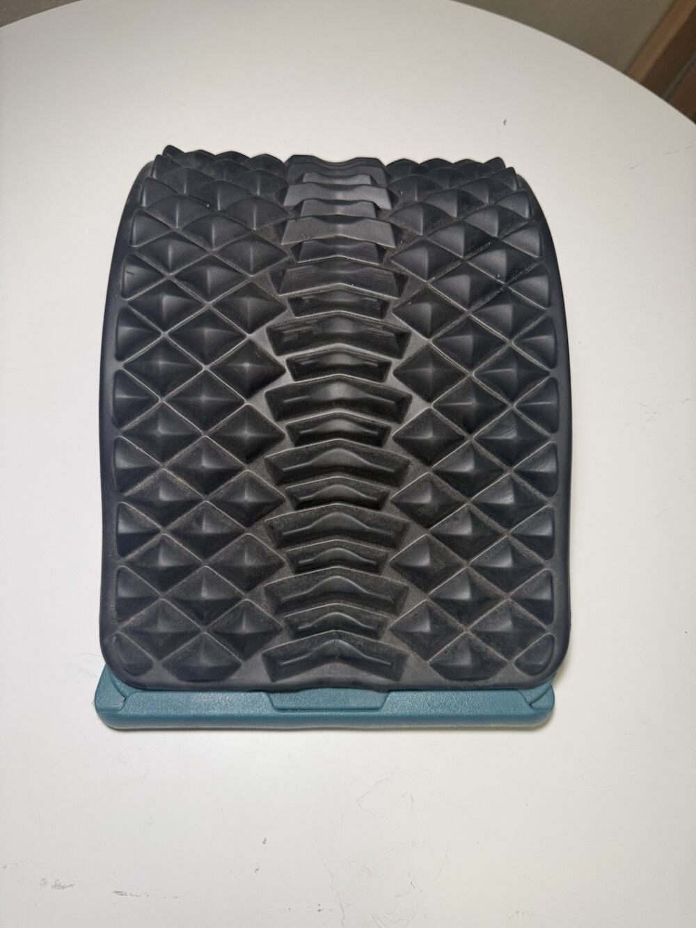 Ergonomic Back Support Cushion with Plastic Base, Black and Teal Colors